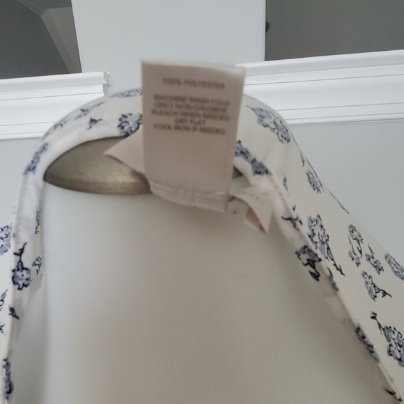 NWOT LOFT BLOUSE - Picture 5 of 5